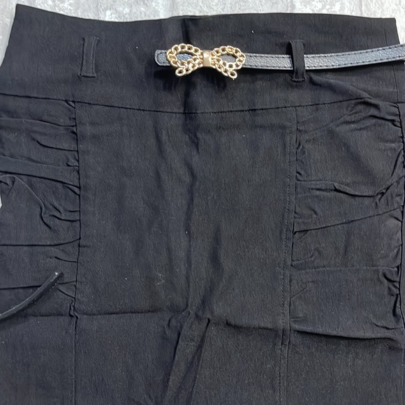 High waist black skirt with bow belt. - Picture 2 of 6